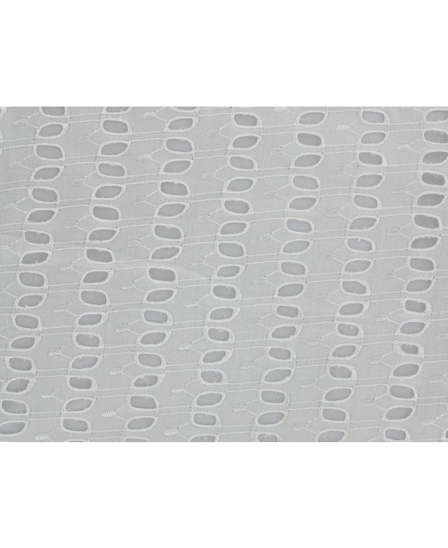 Oval Weave Scalloped Edge Embroidered Anglaise, White